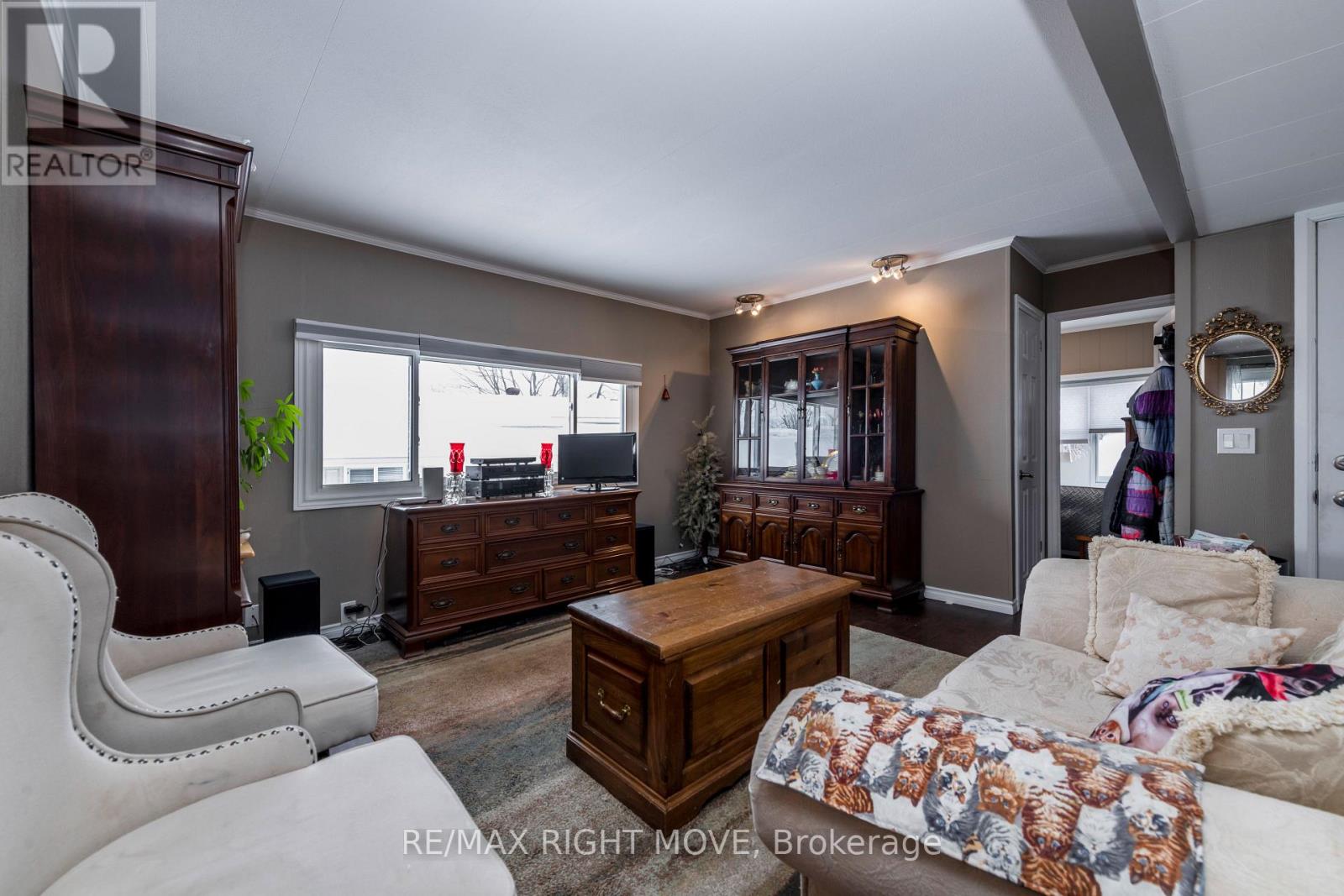 32 Cameron Drive, Oro-Medonte, Ontario  L0L 1T0 - Photo 3 - S12703380