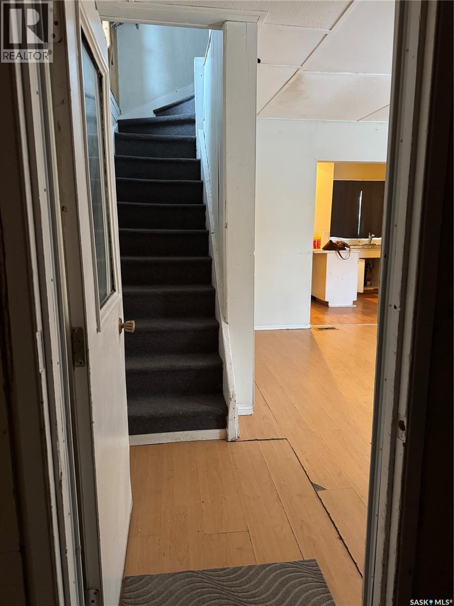 745 Athol Street, Regina, Saskatchewan  S4T 3B4 - Photo 2 - SK026948