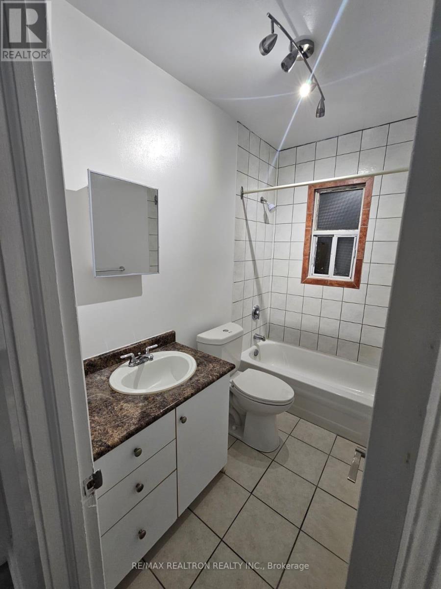 102 - 1566 Avenue Road, Toronto, Ontario  M5M 3X6 - Photo 6 - C12138415