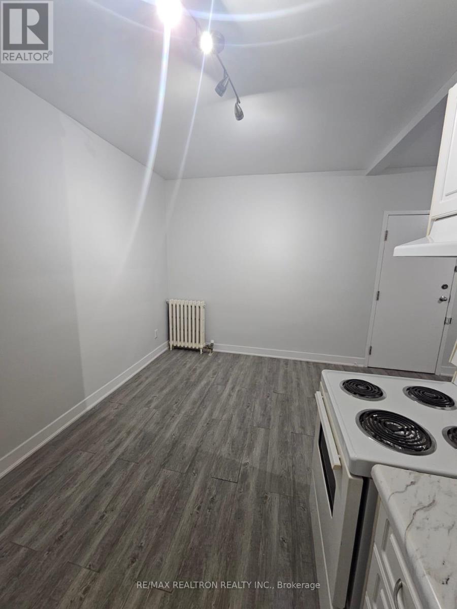 102 - 1566 Avenue Road, Toronto, Ontario  M5M 3X6 - Photo 5 - C12138415