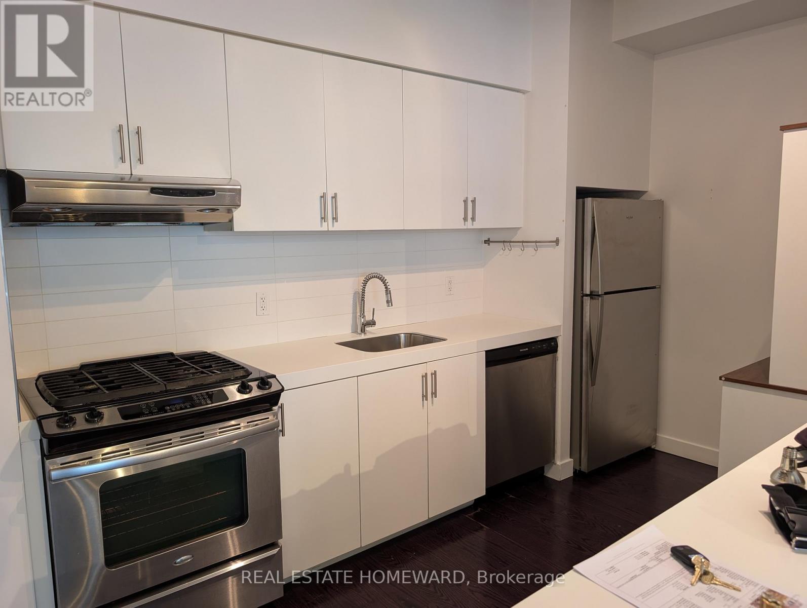 1304 - 552 Wellington Street W, Toronto, Ontario  M5V 2V5 - Photo 5 - C12702792