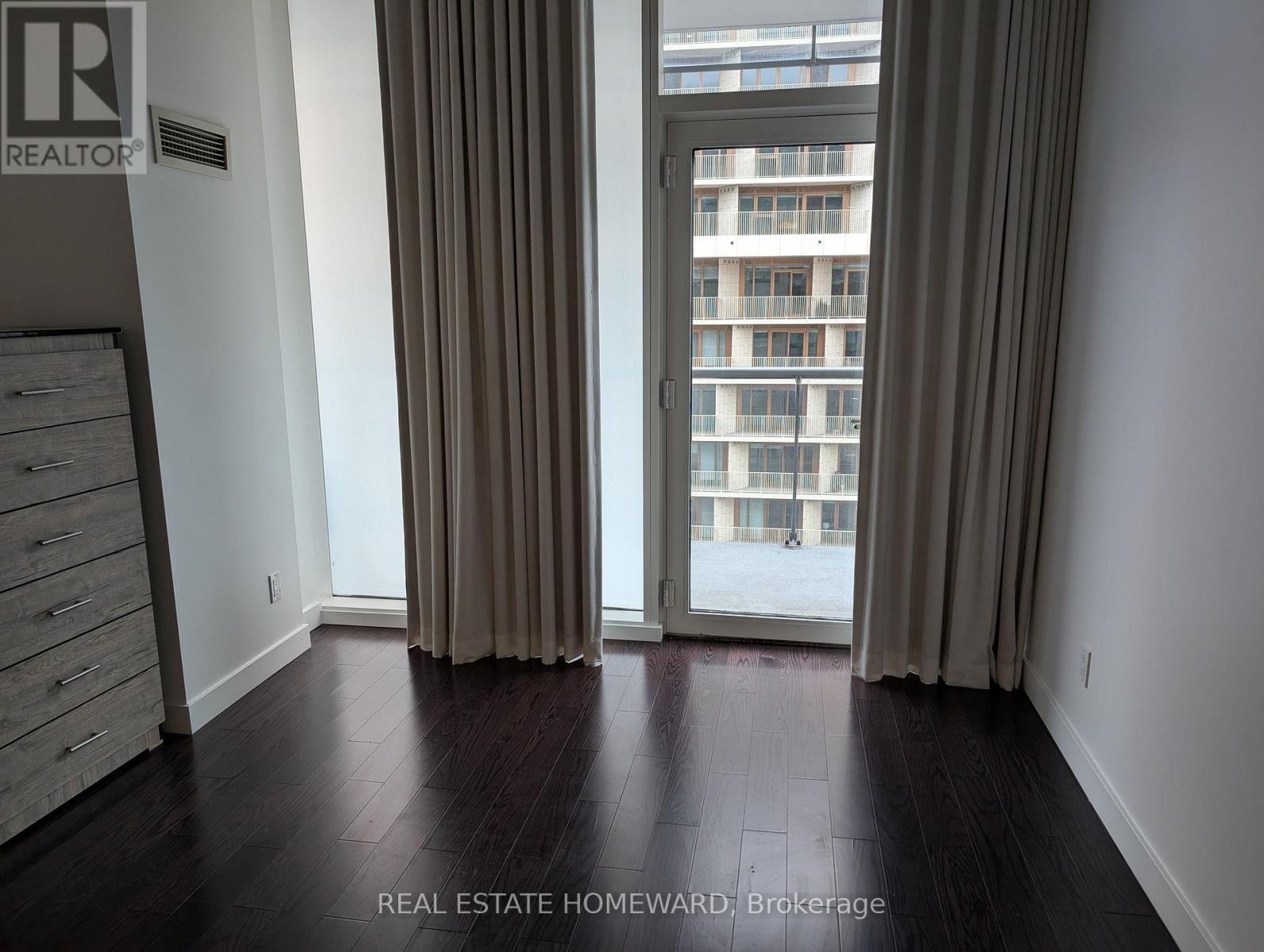 1304 - 552 Wellington Street W, Toronto, Ontario  M5V 2V5 - Photo 6 - C12702792