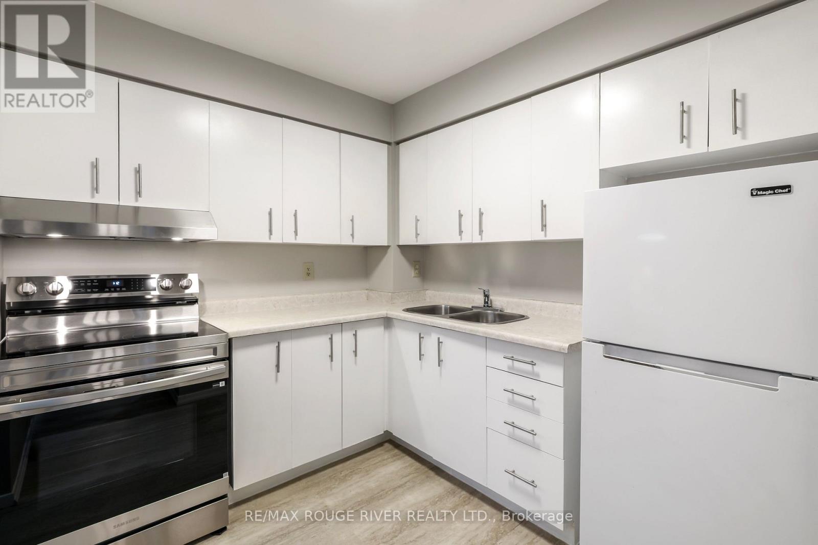 405 - 15 Sewells Road, Toronto, Ontario  M1B 3V7 - Photo 4 - E12702732