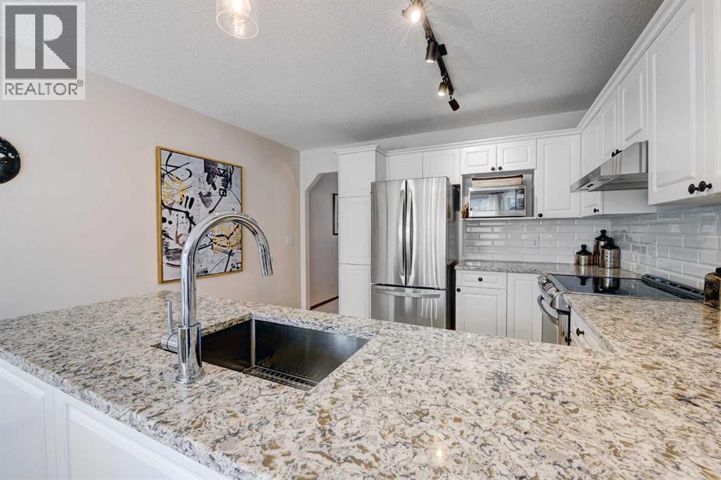 6558 Sierra Morena Boulevard Sw, Calgary, Alberta  T3H 3R3 - Photo 15 - A2278161