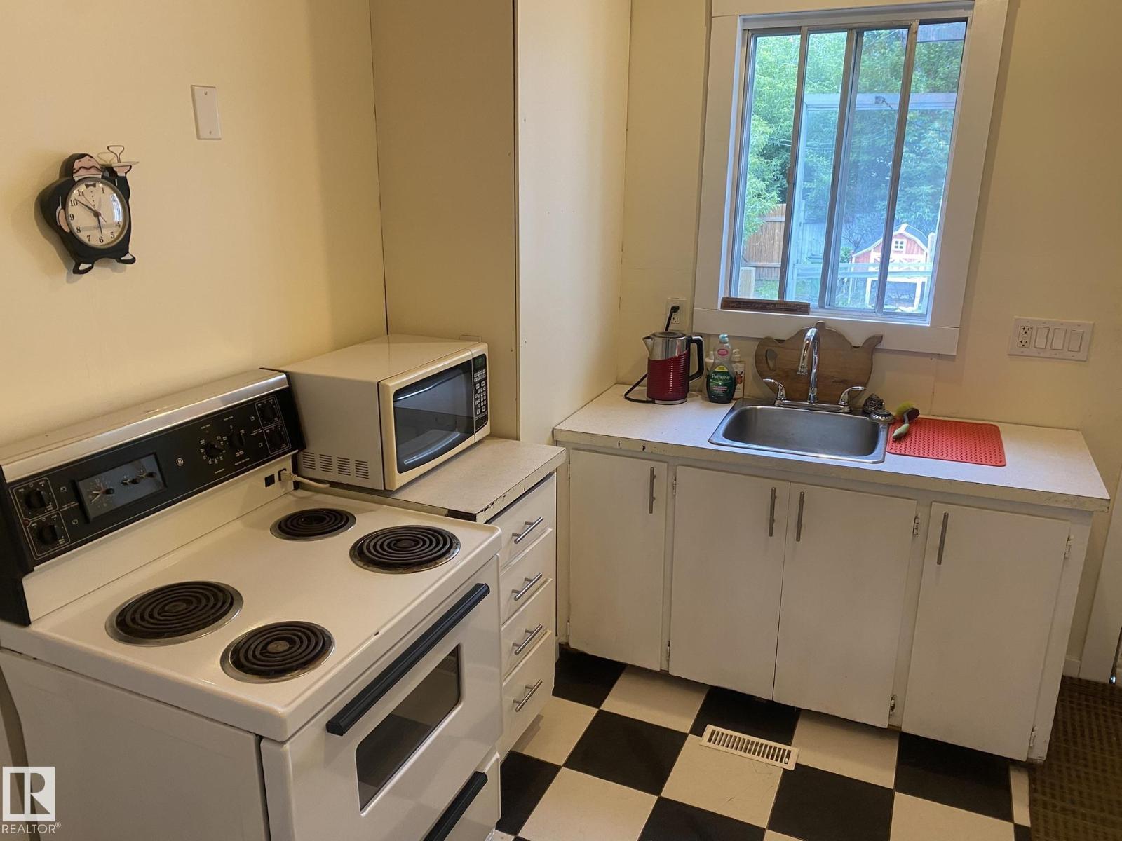 12811 121 St Nw, Edmonton, Alberta  T5L 0B1 - Photo 13 - E4470257