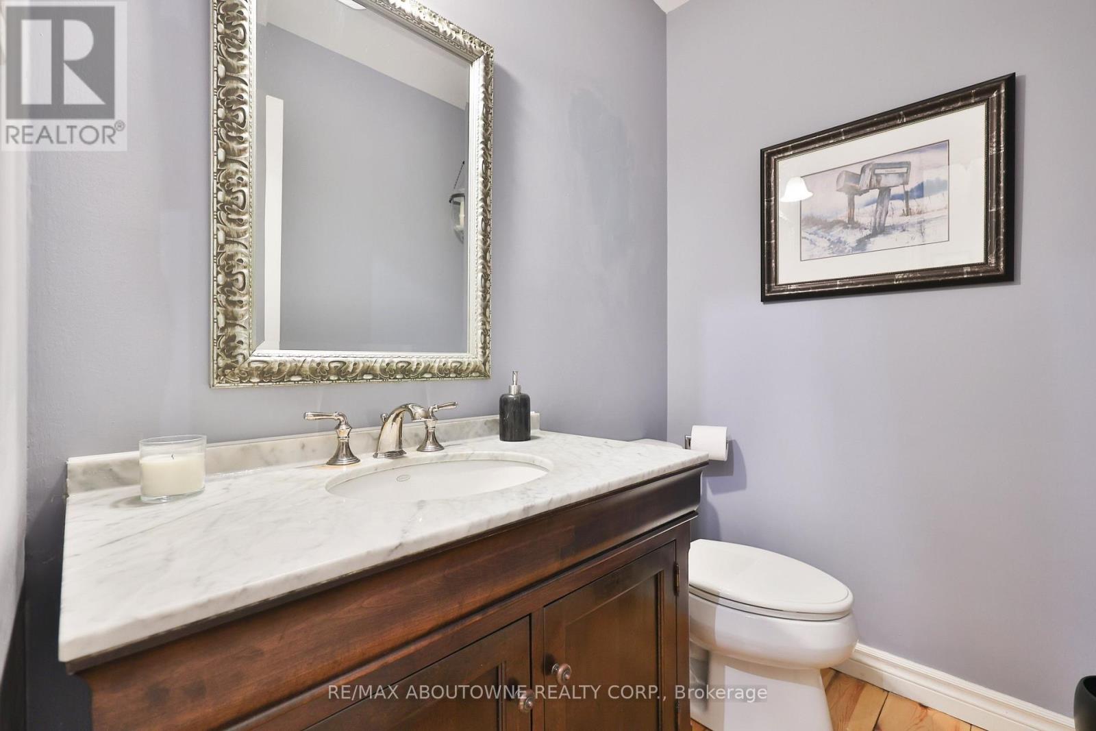 206 Rossmore Boulevard, Burlington, Ontario  L7N 1R1 - Photo 22 - W12483529