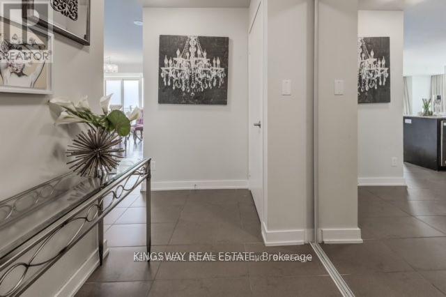 1104 - 4065 Brickstone Mews, Mississauga, Ontario  L5B 0G3 - Photo 5 - W12483669