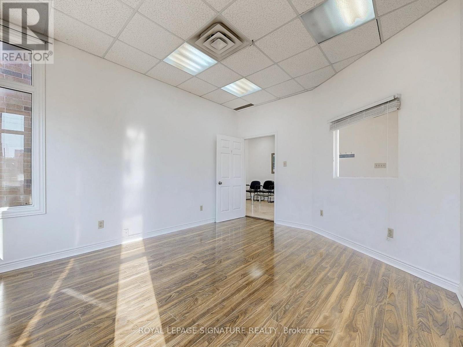 21l - 951 Wilson Avenue, Toronto (Downsview-Roding-Cfb), Ontario  M3K 2A7 - Photo 12 - W12703242