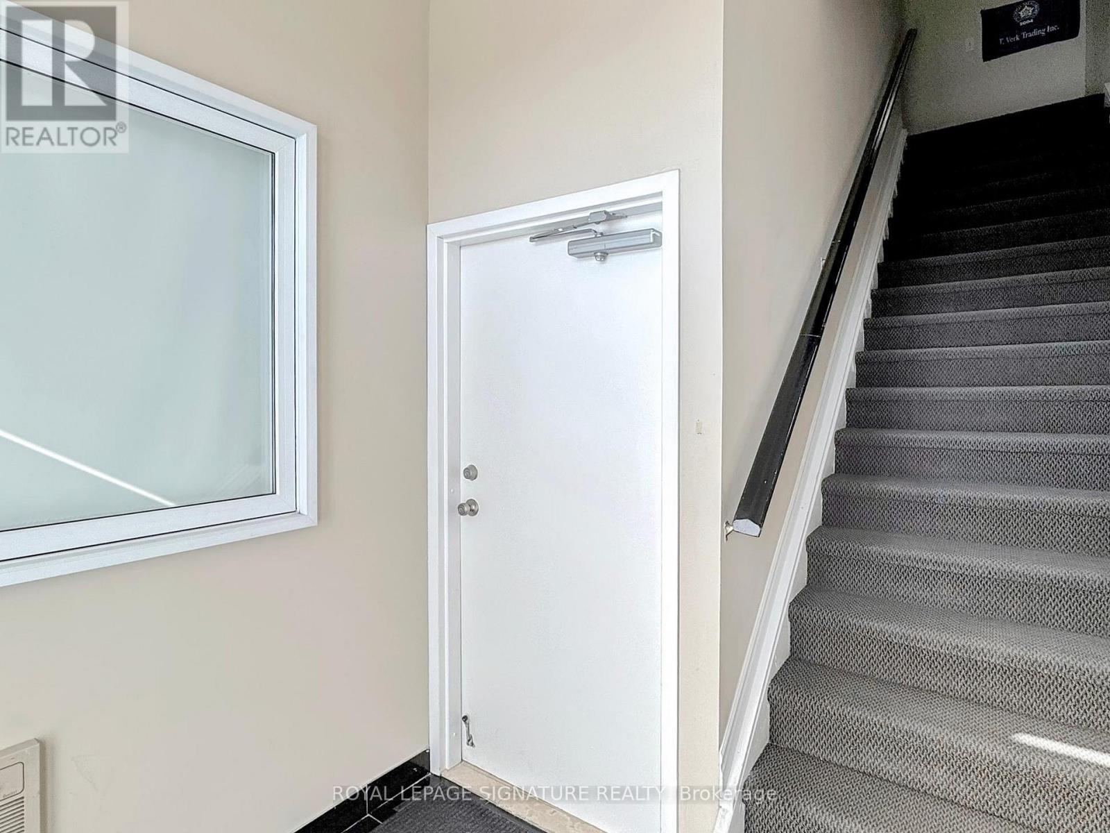 21l - 951 Wilson Avenue, Toronto (Downsview-Roding-Cfb), Ontario  M3K 2A7 - Photo 6 - W12703242