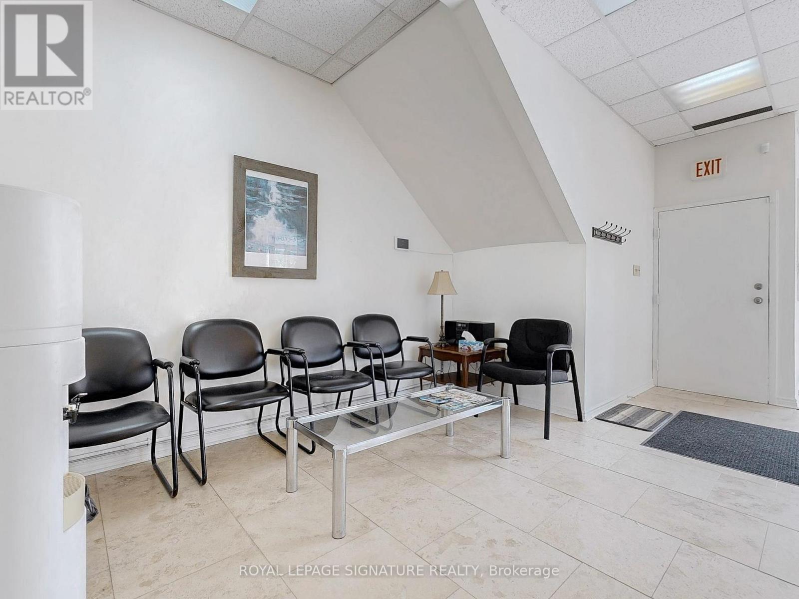 21l - 951 Wilson Avenue, Toronto (Downsview-Roding-Cfb), Ontario  M3K 2A7 - Photo 7 - W12703242