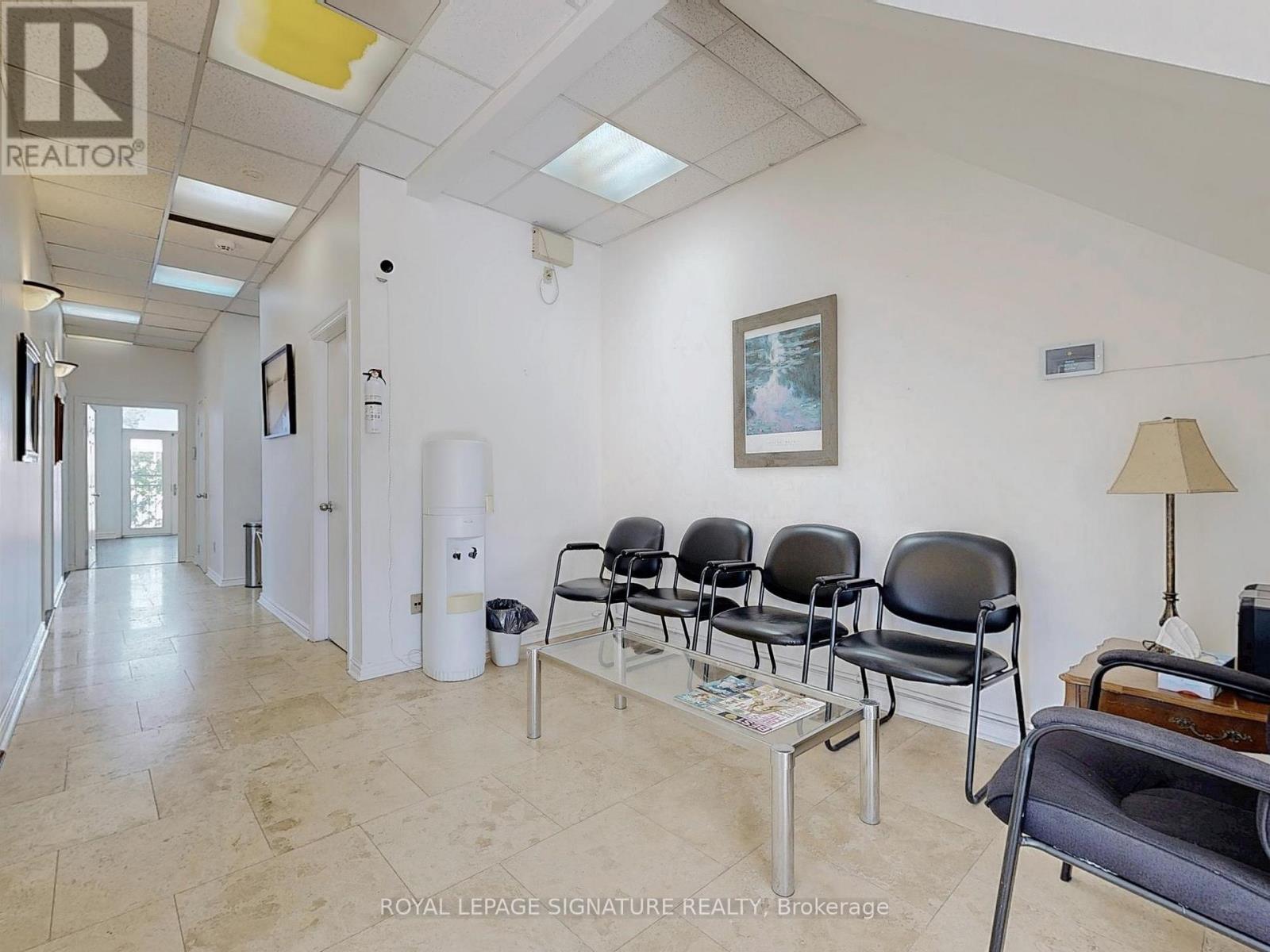 21l - 951 Wilson Avenue, Toronto (Downsview-Roding-Cfb), Ontario  M3K 2A7 - Photo 8 - W12703242