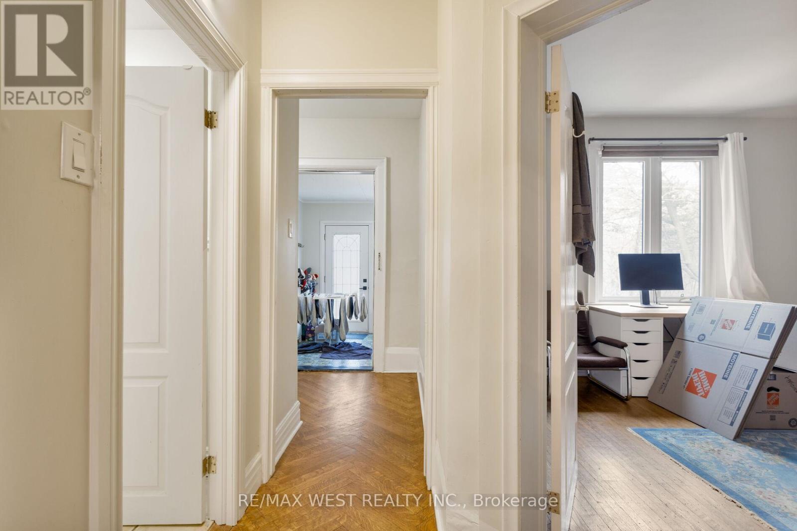 181 Parkside Drive, Toronto (High Park-Swansea), Ontario  M6R 2Y9 - Photo 11 - W12703252