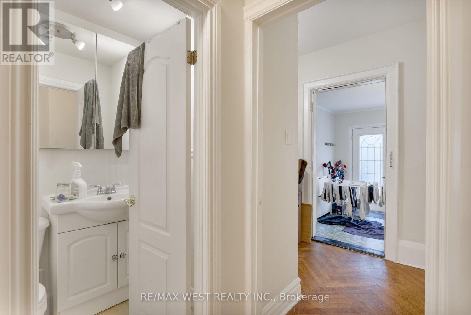 181 Parkside Drive, Toronto (High Park-Swansea), Ontario  M6R 2Y9 - Photo 13 - W12703252