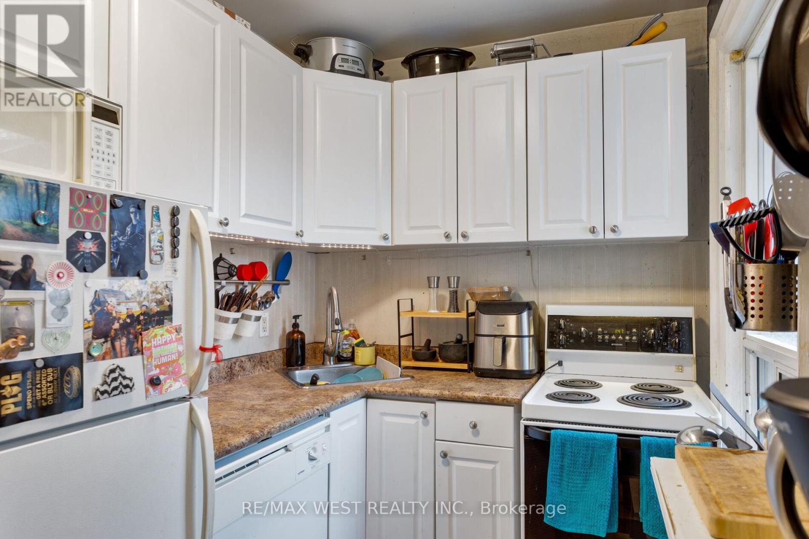 181 Parkside Drive, Toronto (High Park-Swansea), Ontario  M6R 2Y9 - Photo 20 - W12703252