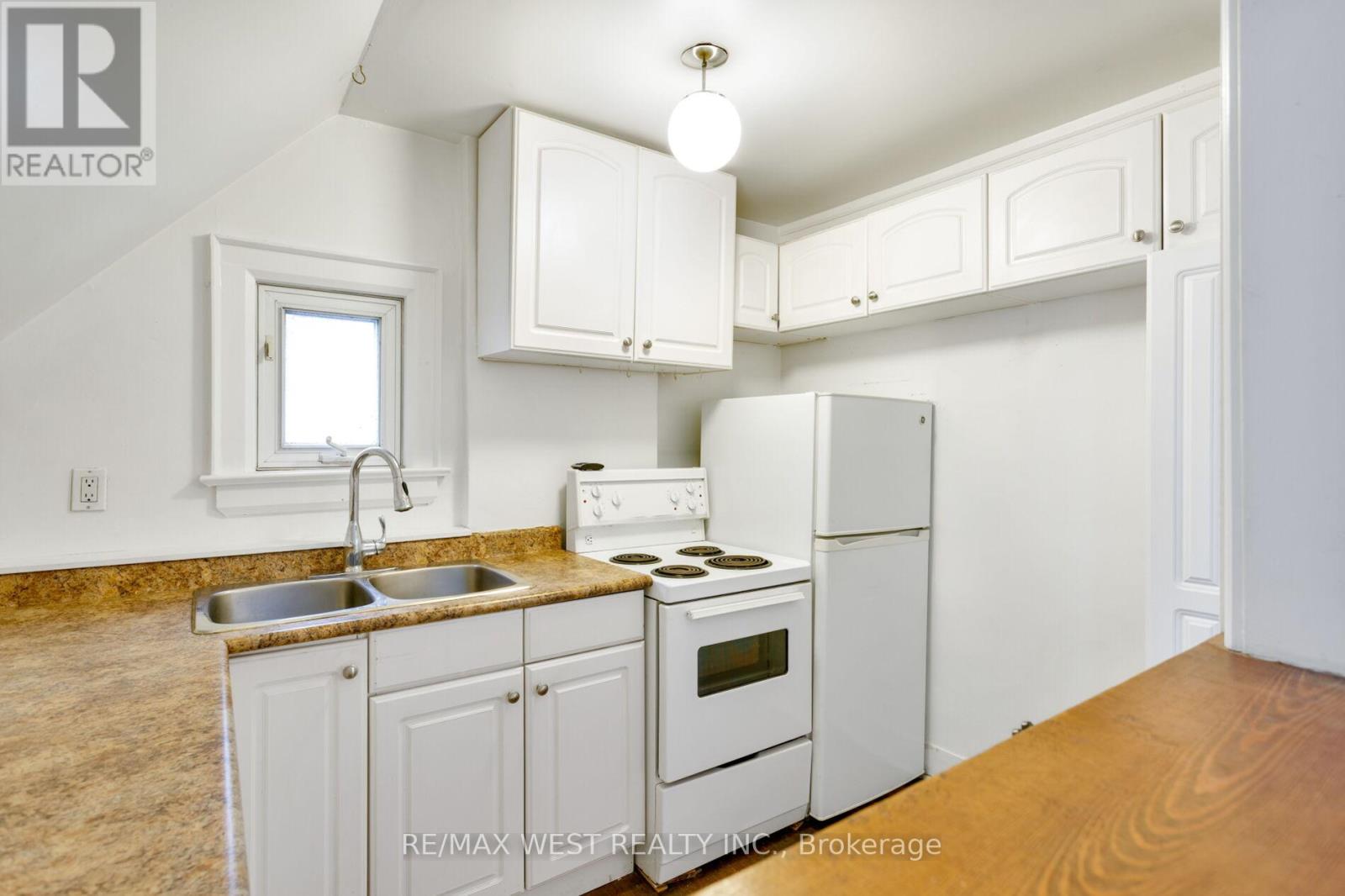 181 Parkside Drive, Toronto (High Park-Swansea), Ontario  M6R 2Y9 - Photo 34 - W12703252