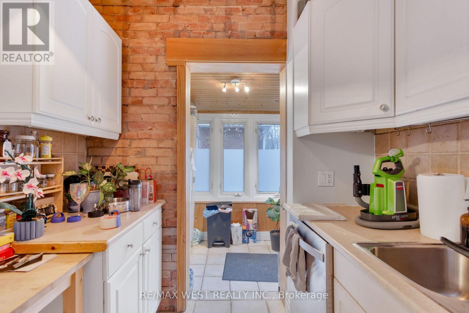 181 Parkside Drive, Toronto (High Park-Swansea), Ontario  M6R 2Y9 - Photo 6 - W12703252