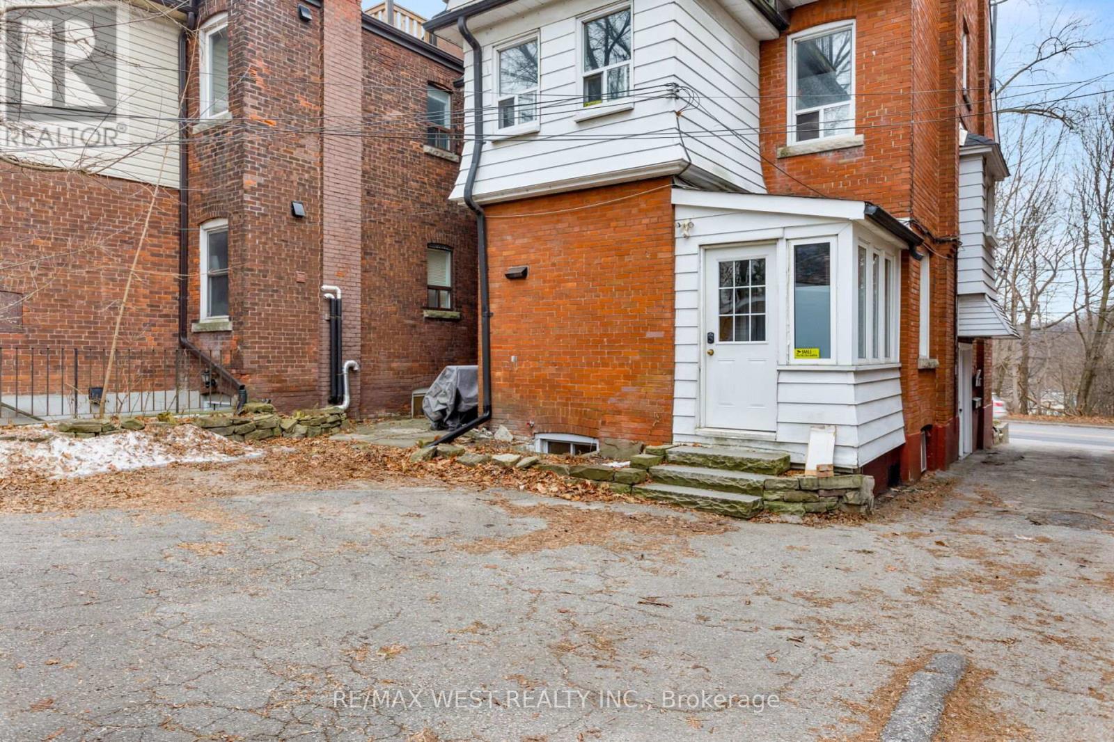 181 Parkside Drive, Toronto (High Park-Swansea), Ontario  M6R 2Y9 - Photo 8 - W12703252