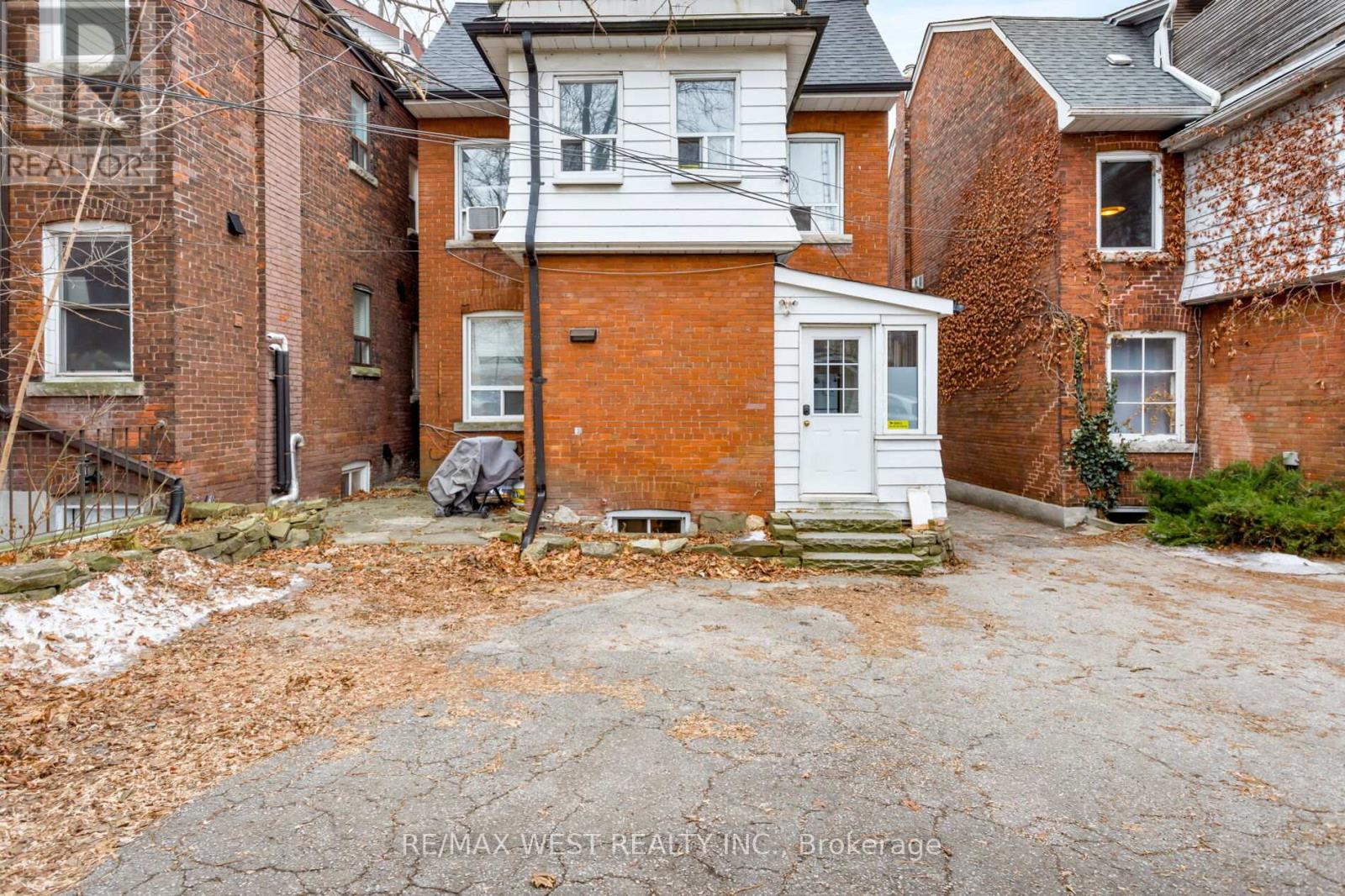 181 Parkside Drive, Toronto (High Park-Swansea), Ontario  M6R 2Y9 - Photo 9 - W12703252