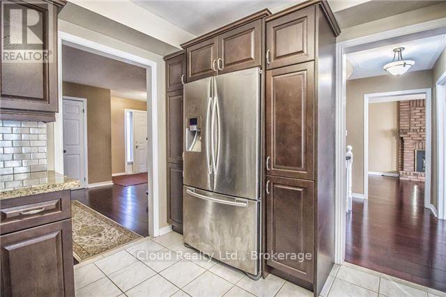 2667 Wynten Way, Oakville (Cv Clearview), Ontario  L6J 6Z2 - Photo 7 - W12703256