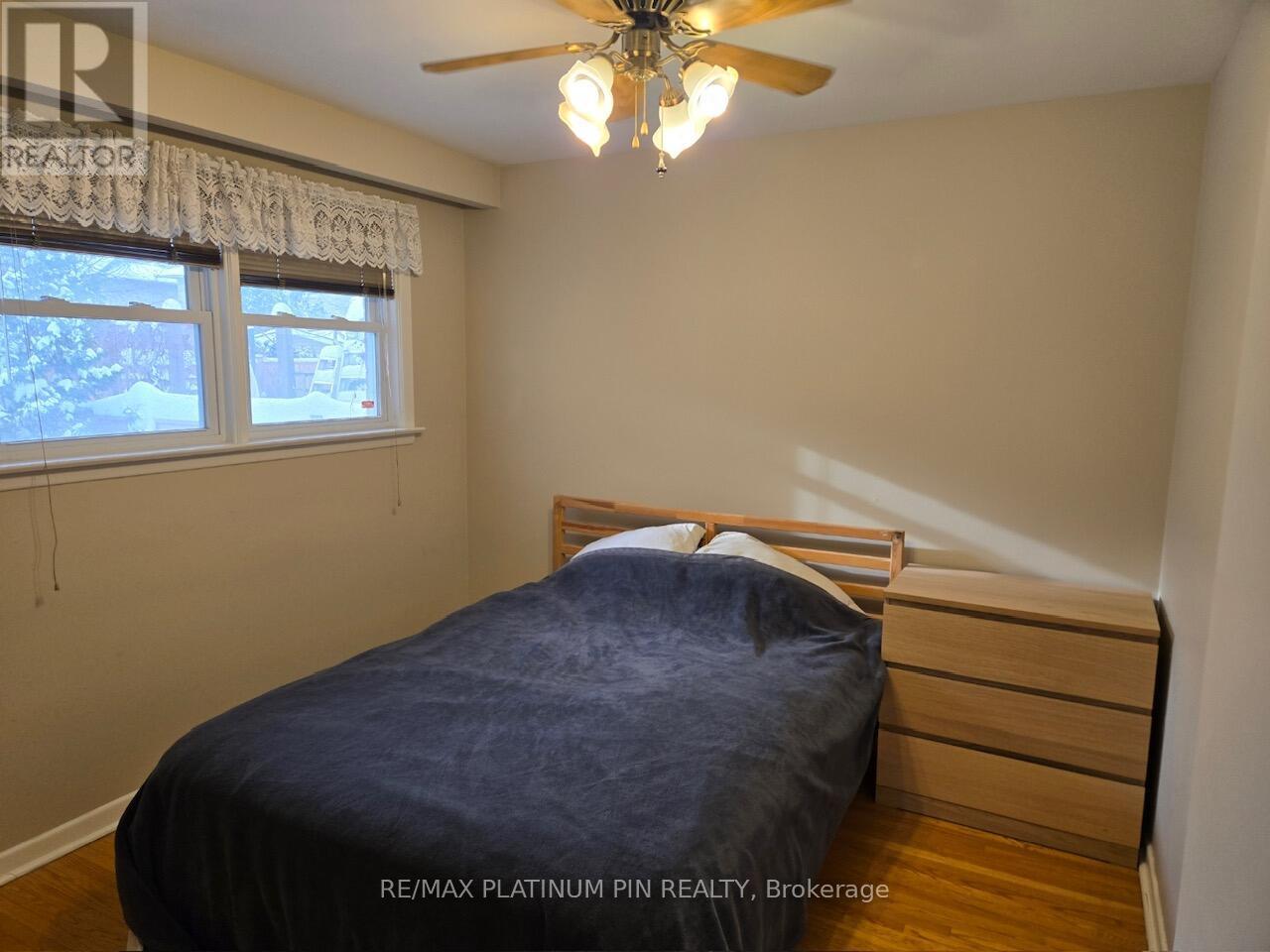 24 Hartsdale Drive, Toronto (Willowridge-Martingrove-Richview), Ontario  M9R 2S5 - Photo 8 - W12703378