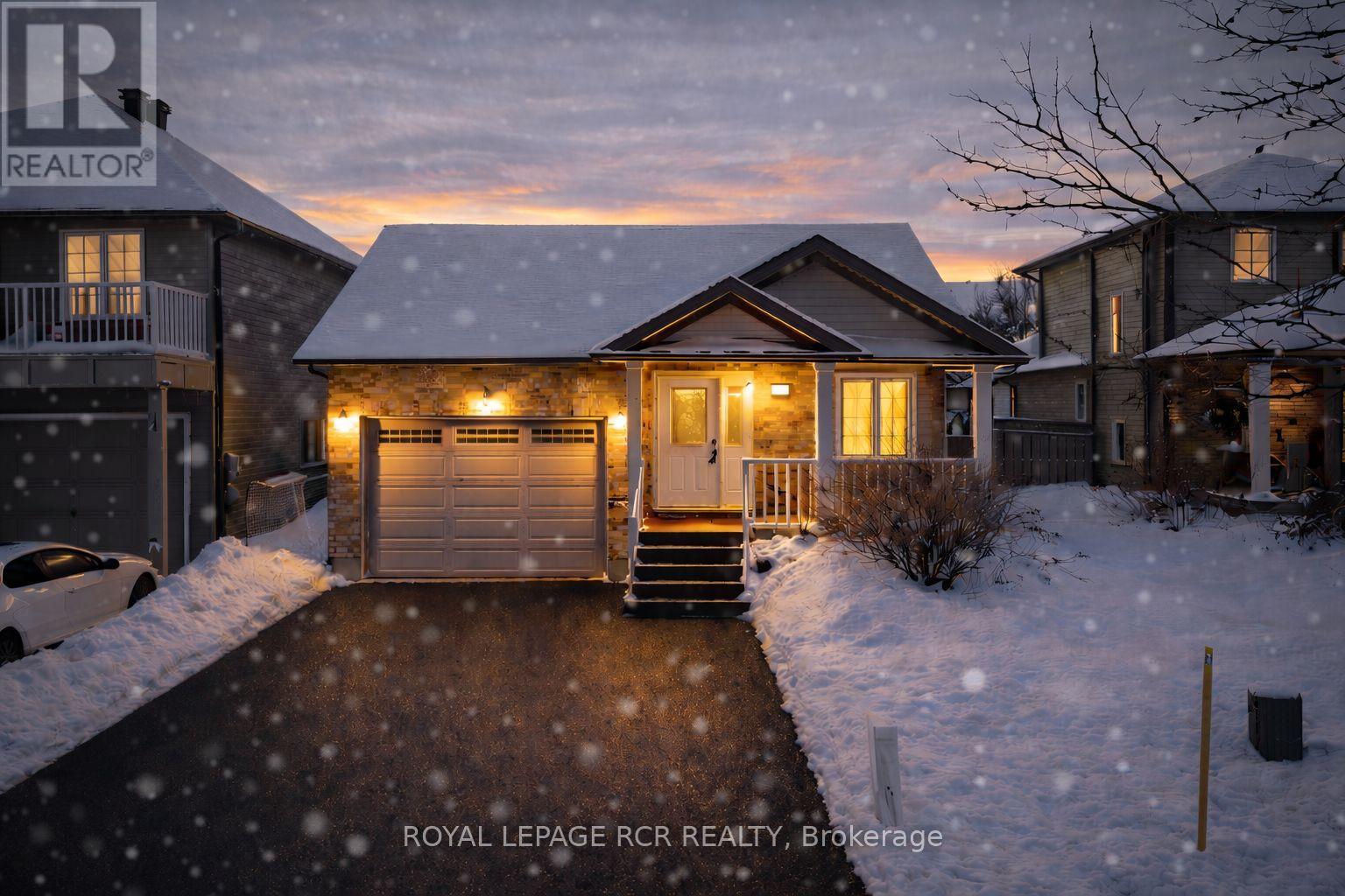 121 Fleming Way, Shelburne, Ontario  L9V 3E3 - Photo 1 - X12703342