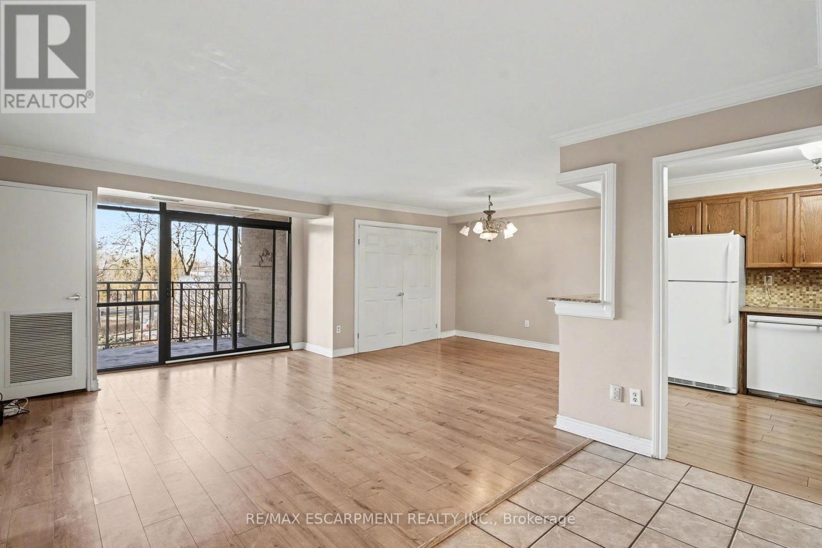 218 - 500 Green Road, Hamilton, Ontario  L8E 3M6 - Photo 4 - X12703398