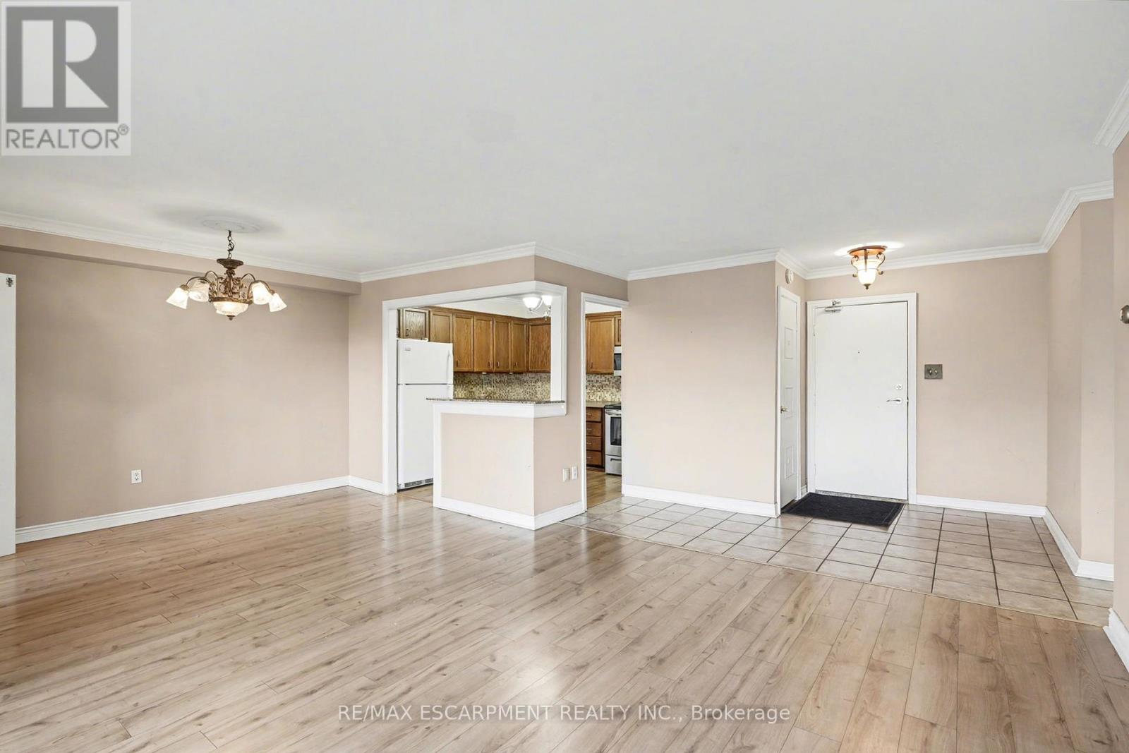 218 - 500 Green Road, Hamilton, Ontario  L8E 3M6 - Photo 5 - X12703398