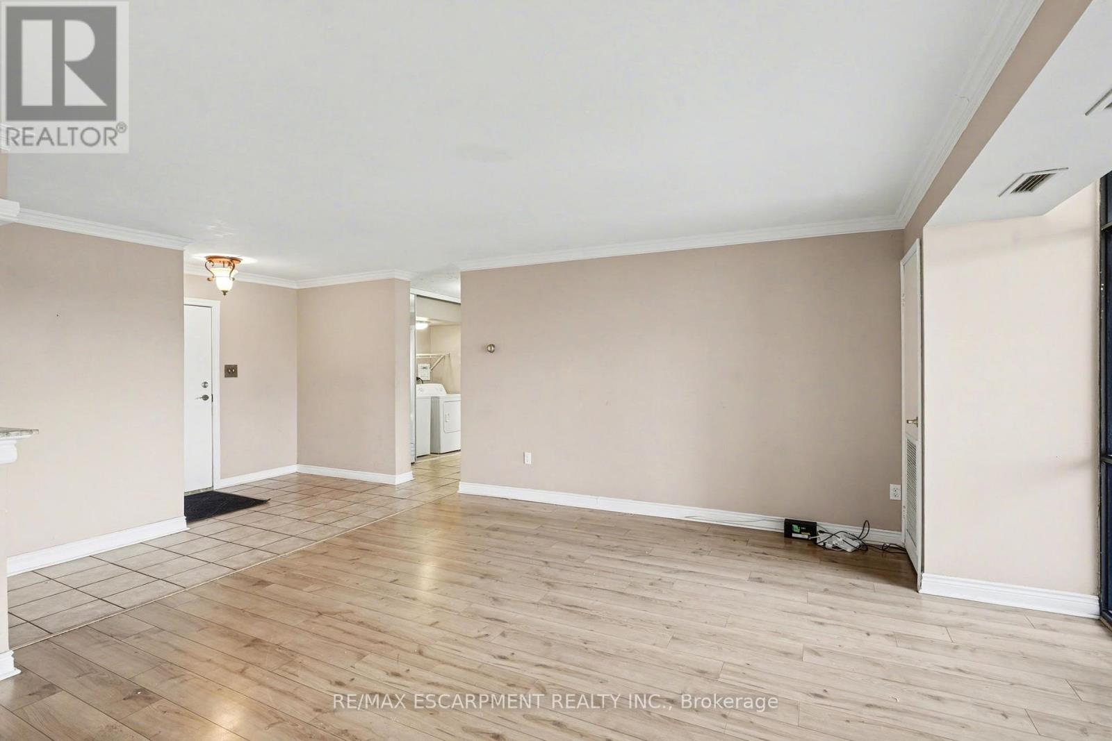 218 - 500 Green Road, Hamilton, Ontario  L8E 3M6 - Photo 9 - X12703398