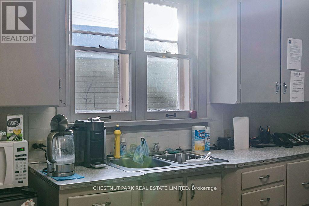 238 Highland Street, Dysart Et Al, Ontario  K0M 1S0 - Photo 15 - X12703466