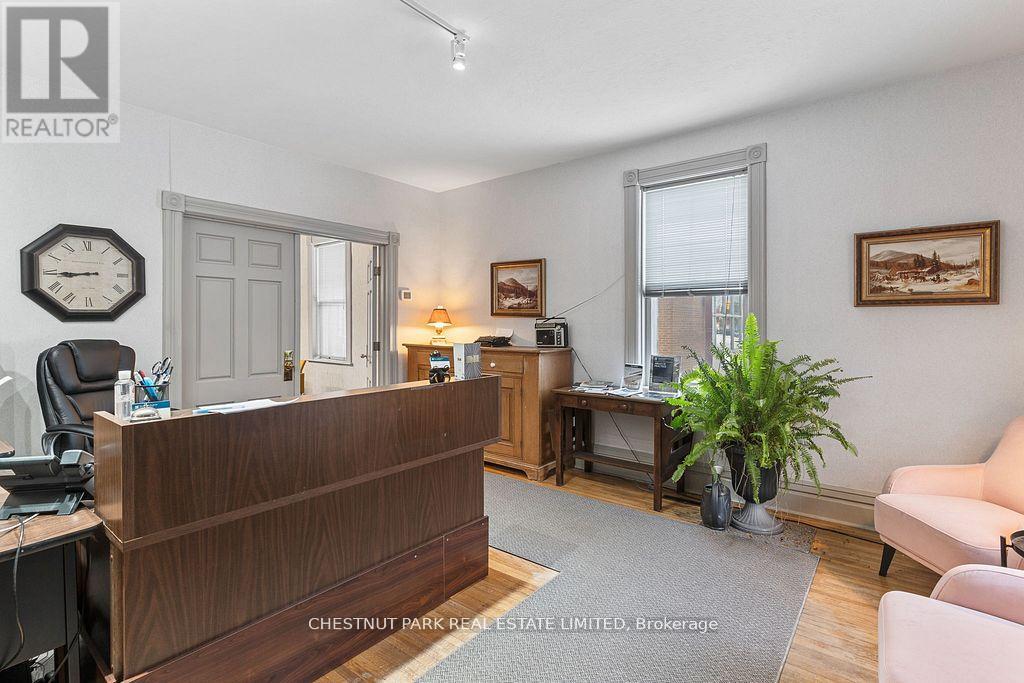 238 Highland Street, Dysart Et Al, Ontario  K0M 1S0 - Photo 8 - X12703466