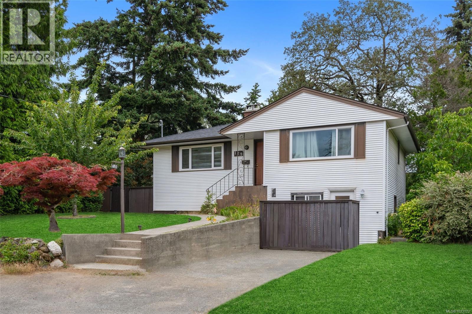 120 Kamloops Ave, Saanich, British Columbia