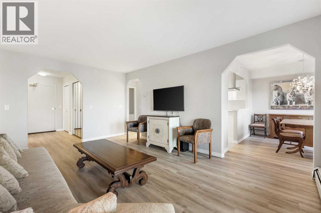 404, 7239 Sierra Morena Boulevard Sw, Calgary, Alberta  T3H 3L7 - Photo 9 - A2279136