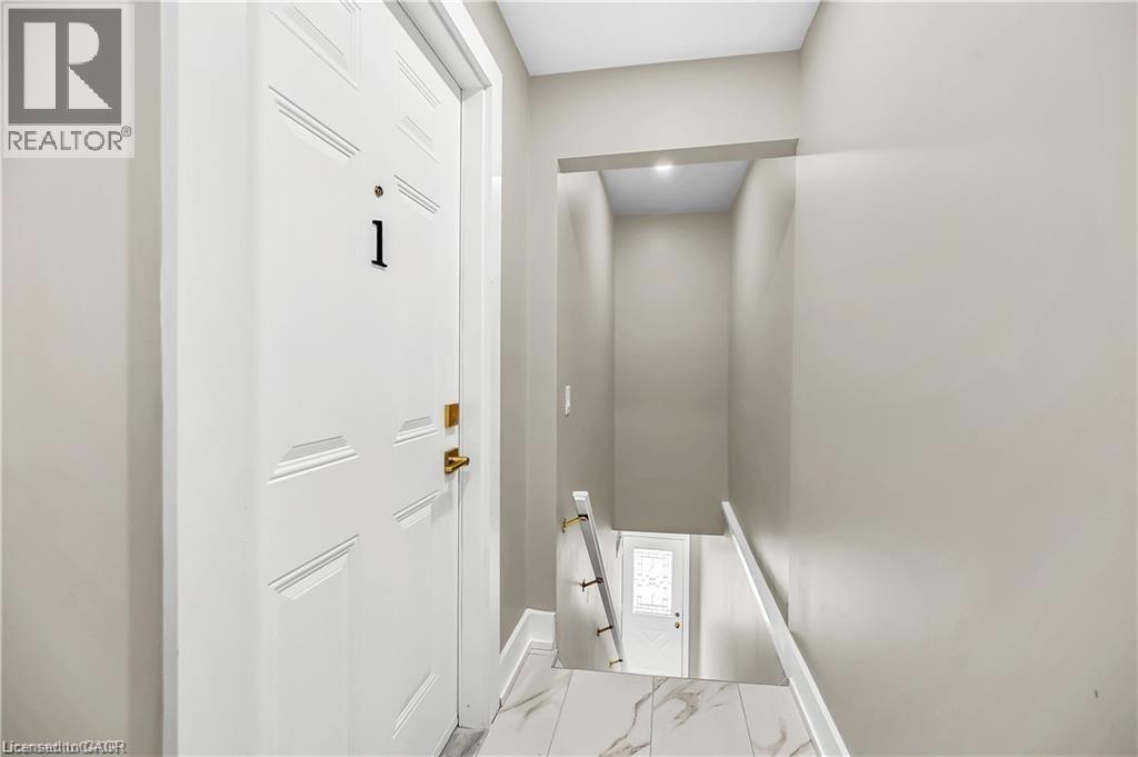 1466 Main Street E Unit# Upper 1, Hamilton, Ontario  L8K 1C6 - Photo 12 - 40799114