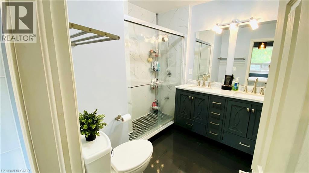 1601 Sandgate Crescent Unit# Main, Mississauga, Ontario  L5J 2E3 - Photo 8 - 40798825