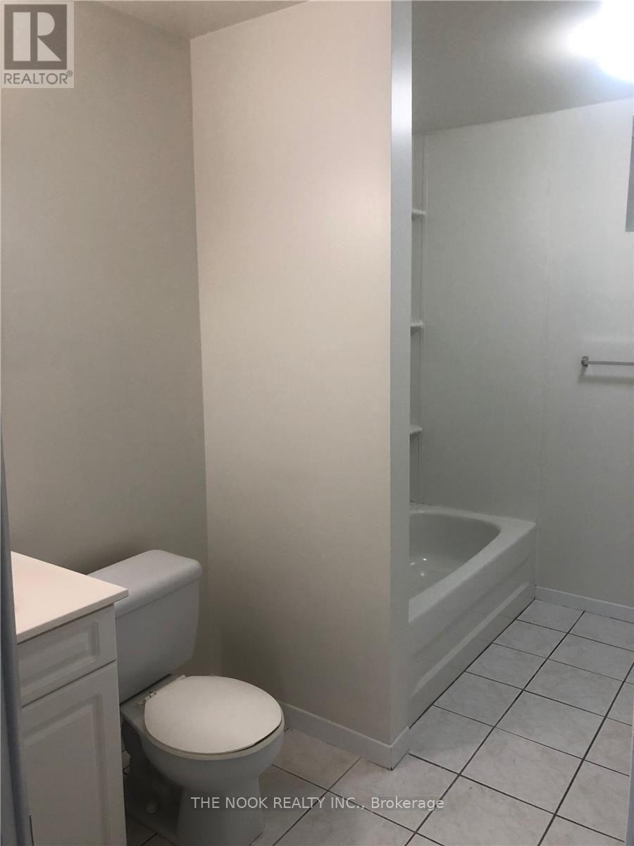 Bsmt - 580 Montcalm Avenue, Oshawa, Ontario  L1J 2H1 - Photo 4 - E12703628