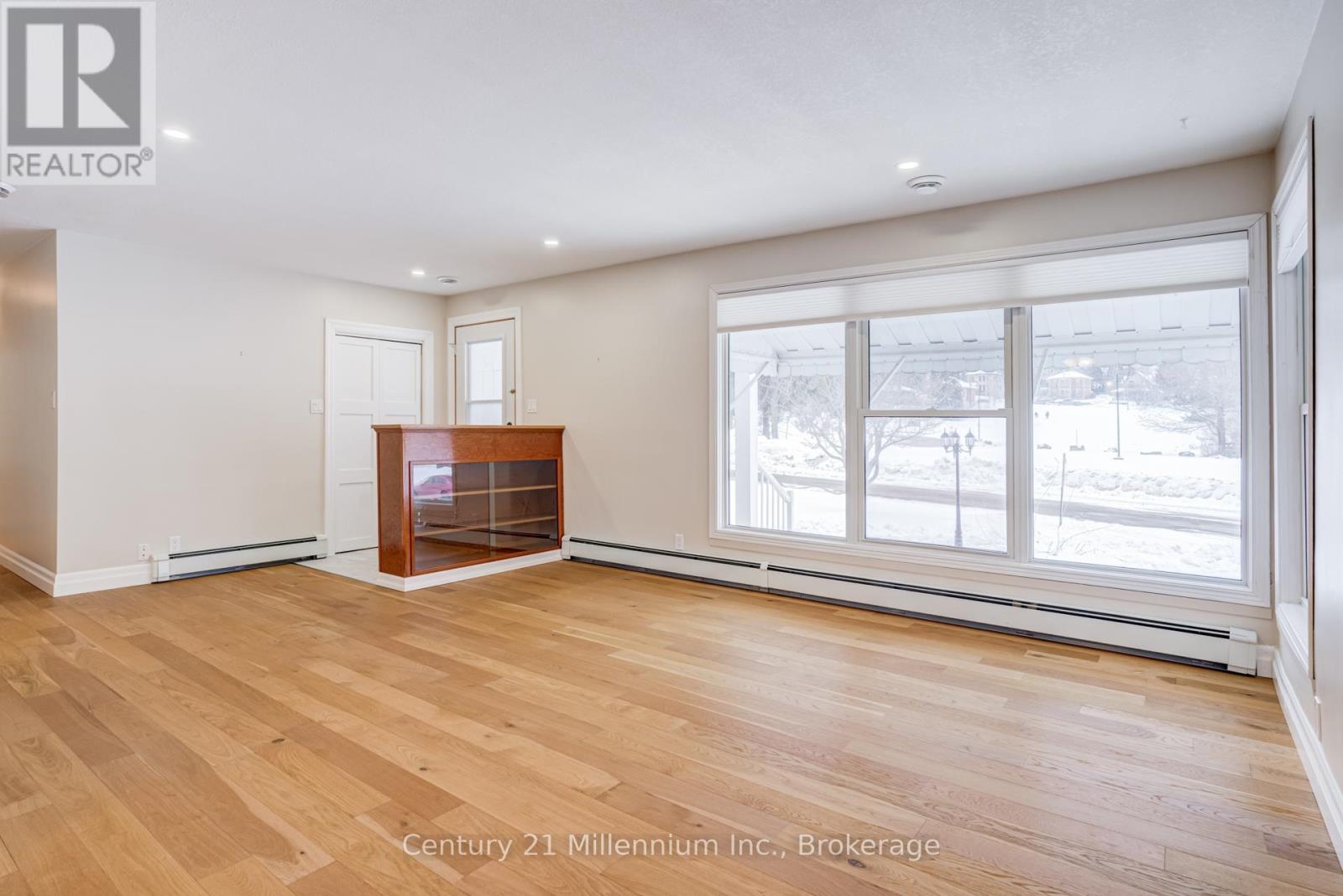 371 Hunter Street, South Bruce Peninsula, Ontario  N0H 2T0 - Photo 3 - X12703540