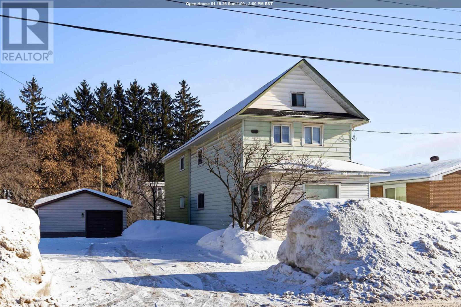 204 Goulais Ave, Sault Ste. Marie, Ontario  P6C 4Z8 - Photo 1 - SM260120