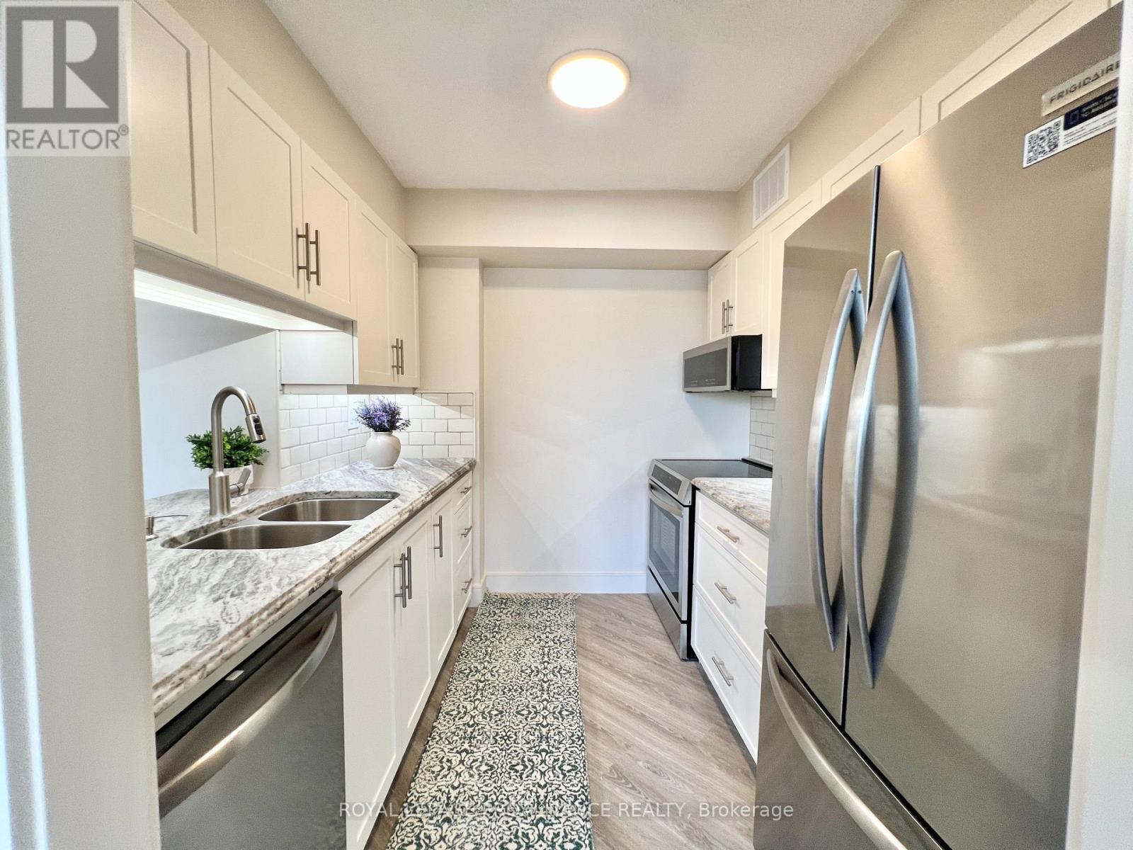 604 - 344 Front Street, Belleville, Ontario  K8N 5M4 - Photo 4 - X12703644