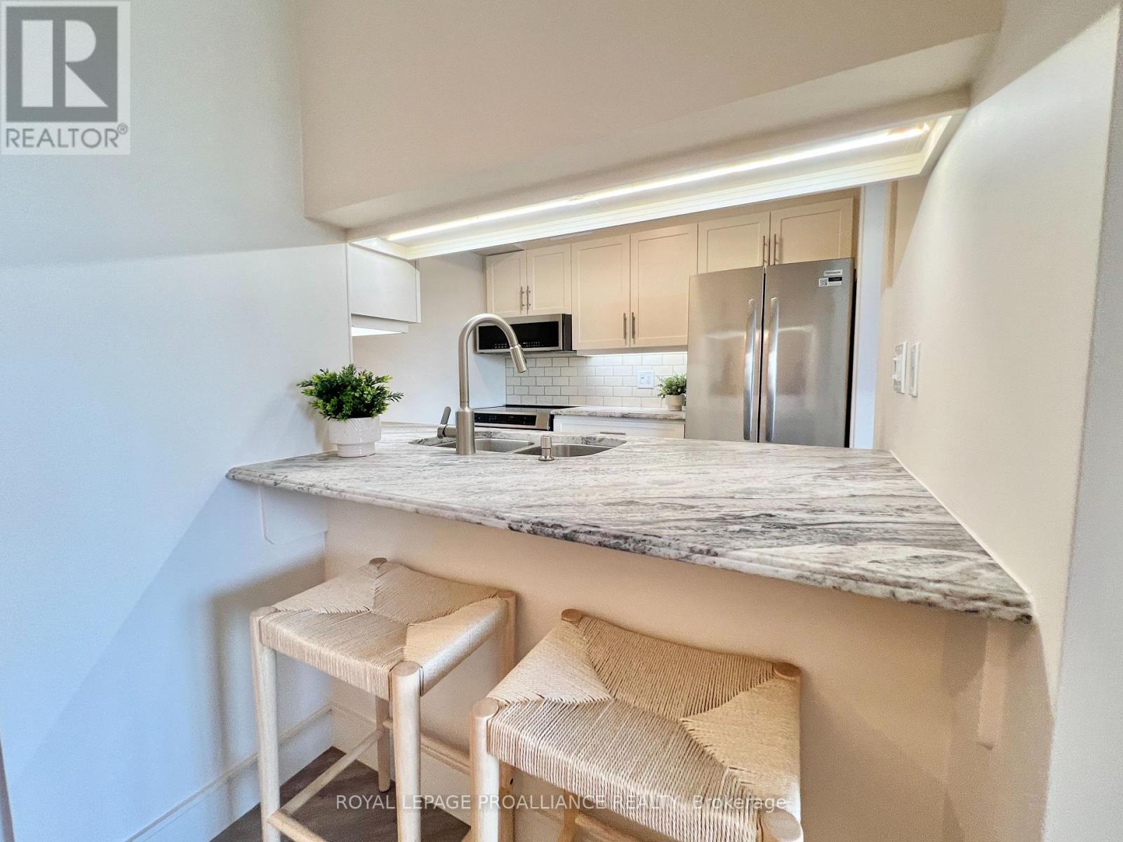 604 - 344 Front Street, Belleville, Ontario  K8N 5M4 - Photo 5 - X12703644