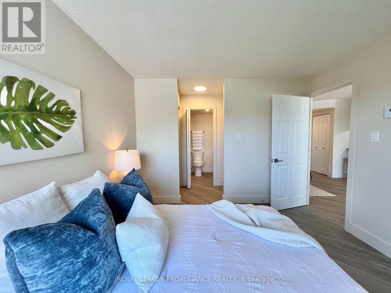 604 - 344 Front Street, Belleville, Ontario  K8N 5M4 - Photo 8 - X12703644