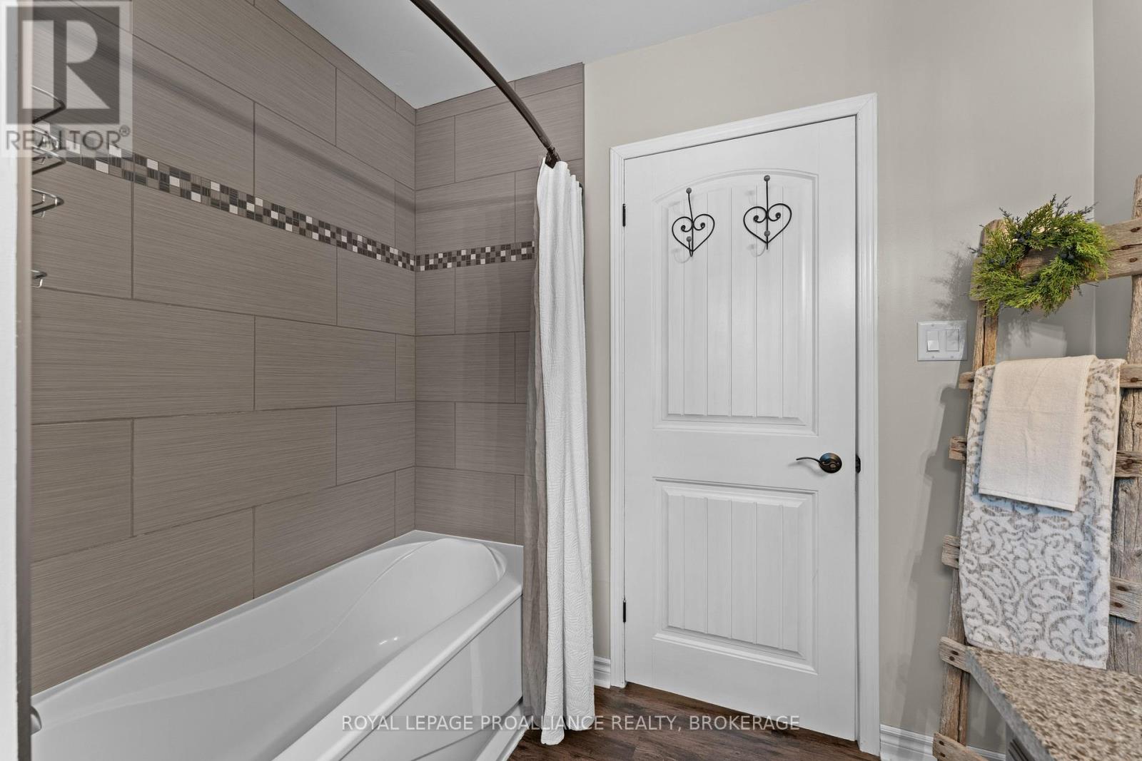 7379 Highway 2, Greater Napanee, Ontario  K7R 3K6 - Photo 22 - X12703556