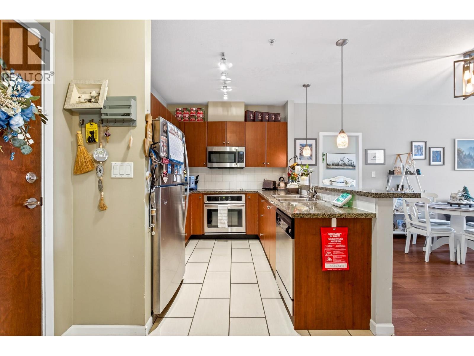 302 100 Capilano Road, Port Moody, British Columbia  V3H 5M9 - Photo 5 - R3074220