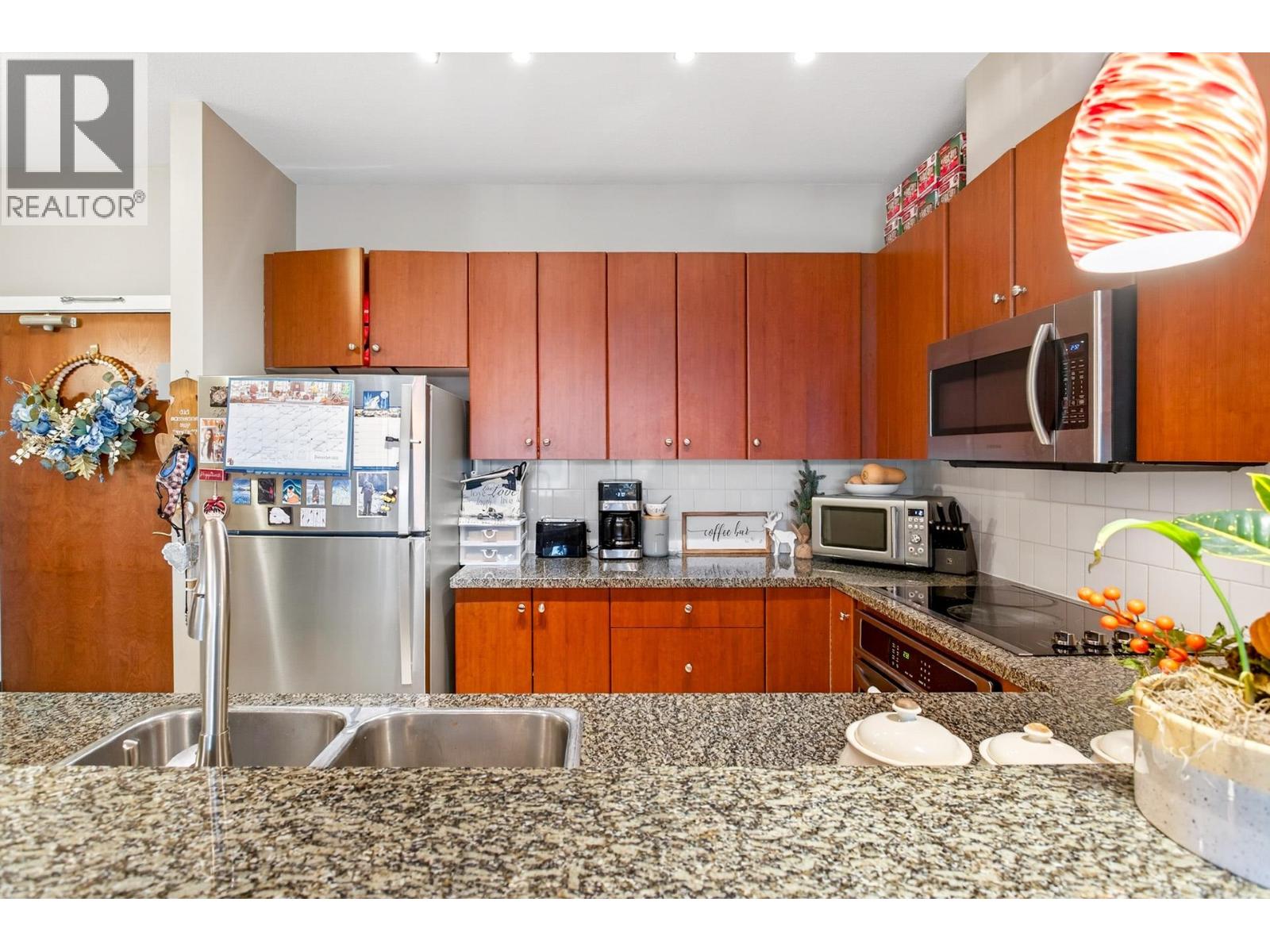 302 100 Capilano Road, Port Moody, British Columbia  V3H 5M9 - Photo 8 - R3074220