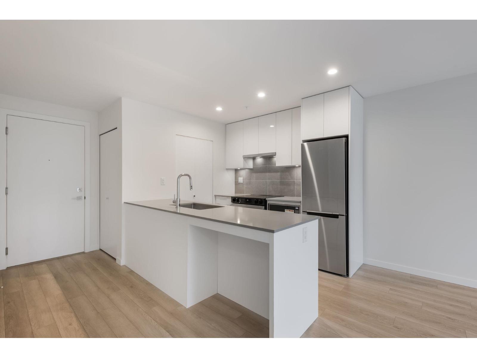 208 14257 103a Avenue, Surrey, British Columbia  V3T 1T1 - Photo 6 - R3048750