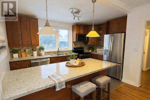 48 Overton Crescent, Toronto, Ontario  M3B 2V2 - Photo 4 - C12675098