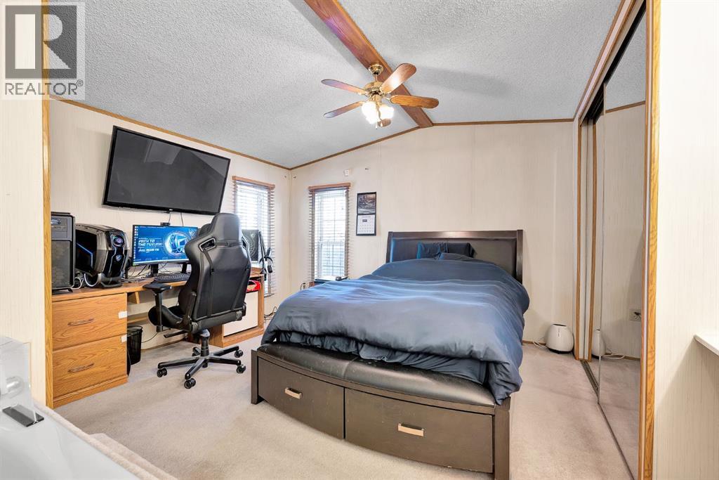 254 Erin Woods Circle Se, Calgary, Alberta  T2B 3C9 - Photo 17 - A2278048