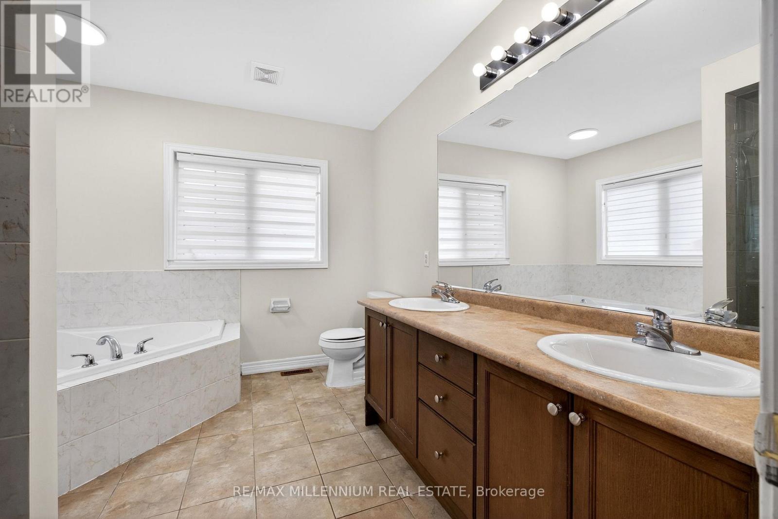 75 Twin Hill Crescent, Vaughan, Ontario  L4H 0G7 - Photo 21 - N12702888