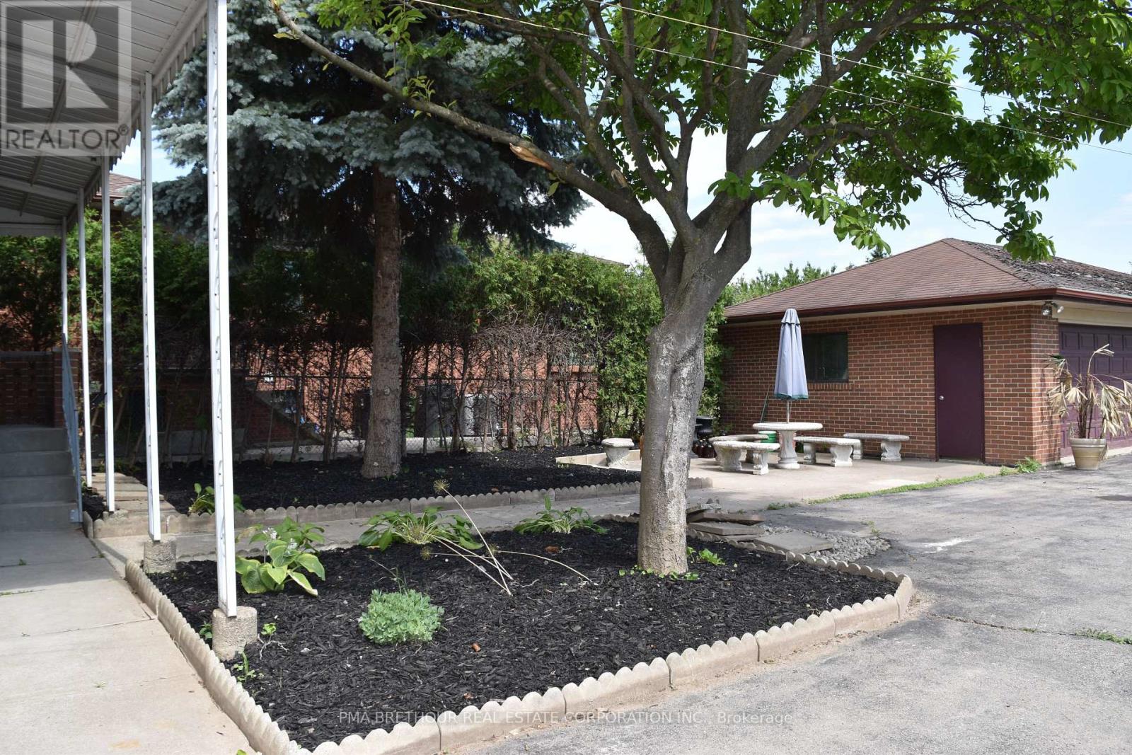 67 Cartwright Avenue, Toronto, Ontario  M6A 1V1 - Photo 14 - W12584296