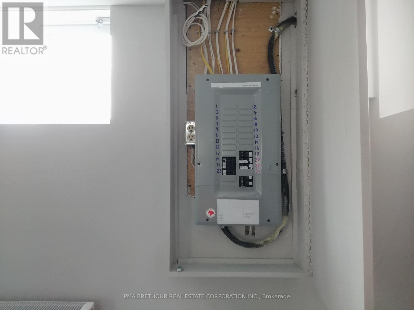 67 Cartwright Avenue, Toronto, Ontario  M6A 1V1 - Photo 10 - W12584296