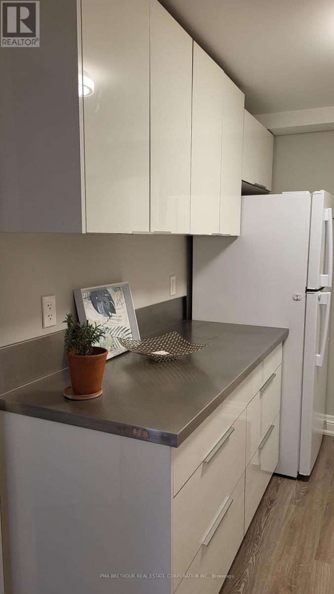 67 Cartwright Avenue, Toronto, Ontario  M6A 1V1 - Photo 19 - W12584296